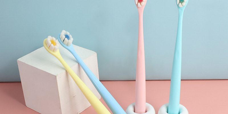 Plastic toothbrush 2 (2)