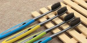 Plastic toothbrush (2)