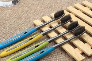 Plastic toothbrush (2)