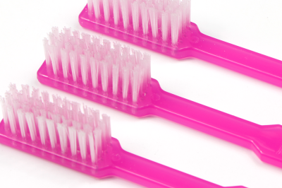 Disposable travel toothbrush with toothpaste manufacture (5)