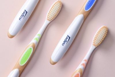 Wholesale best high quality adult plastic toothbrush (1)